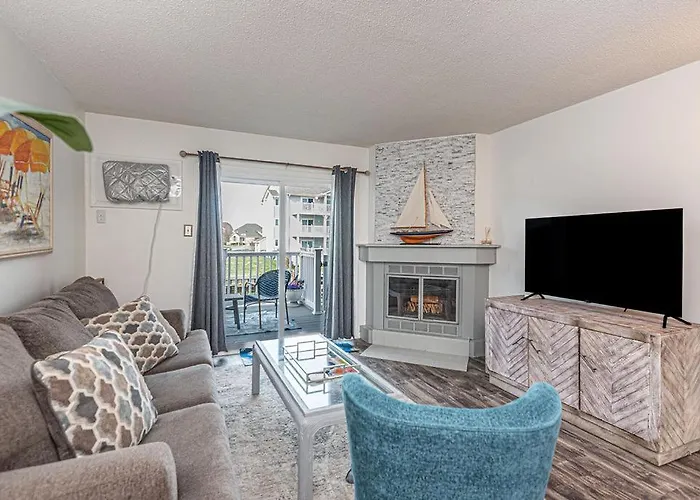 Harbour Bay-cozy Canal-front - Pool & Water Views *