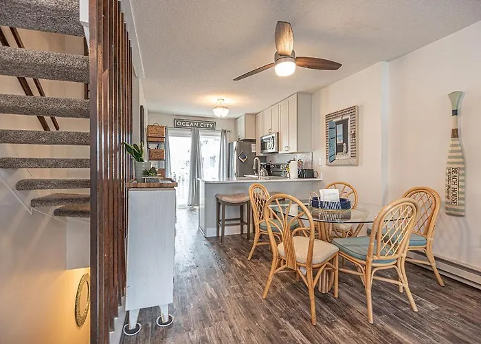 Harbour Bay-cozy Canal-front - Pool & Water Views Holiday home Ocean City