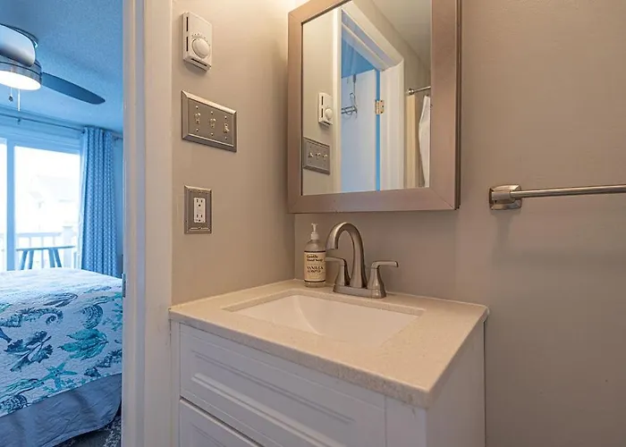 Harbour Bay-cozy Canal-front - Pool & Water Views Ocean City