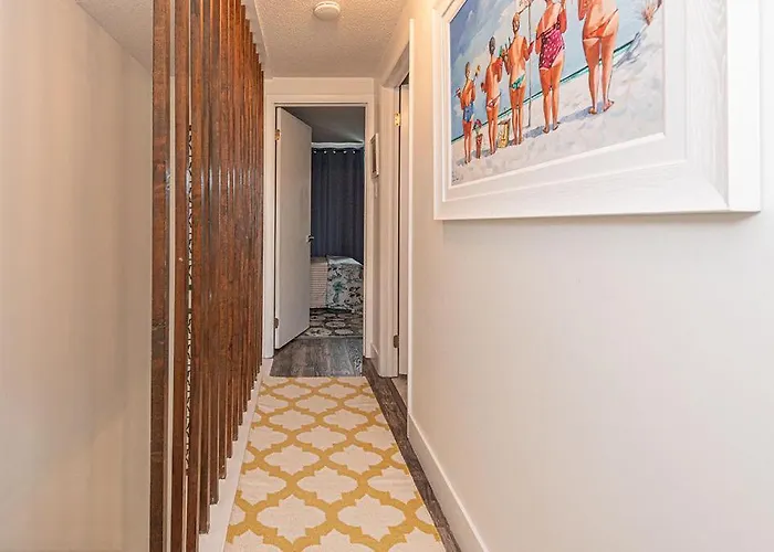 Holiday home Harbour Bay-cozy Canal-front - Pool & Water Views *