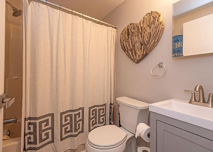 Harbour Bay-cozy Canal-front - Pool & Water Views Holiday home Ocean City