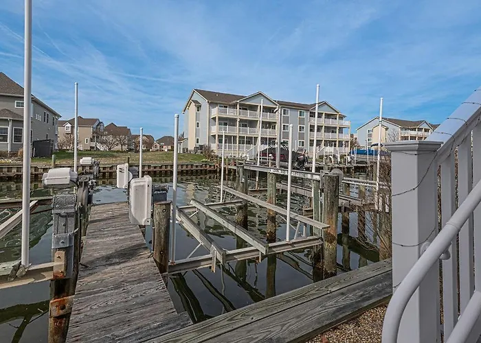 Harbour Bay-cozy Canal-front - Pool & Water Views